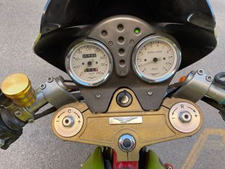 Moto Guzzi V11 Clásica Naked Verde