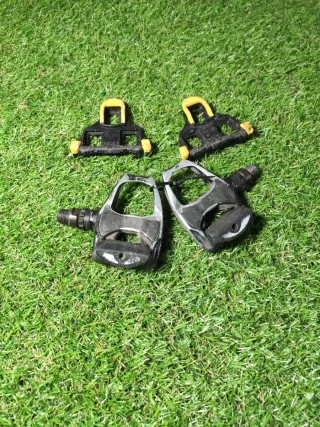Pedales y calas Shimano carretera
