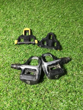 Pedales y calas Shimano carretera