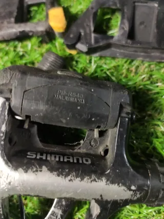 Pedales y calas Shimano carretera