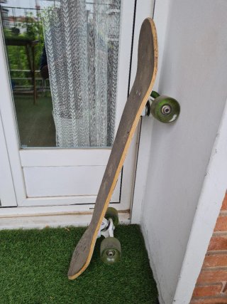 Monopatín Oxelo Skateboard Diseño Calaveras