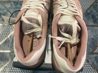 Zapatillas Hummel rosas y blancas talla 41