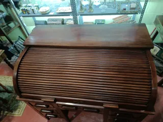 ANTIGUO ESCRITORIO BURO DE ROBLE