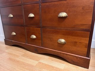 Cómoda de pino tipo Colonial