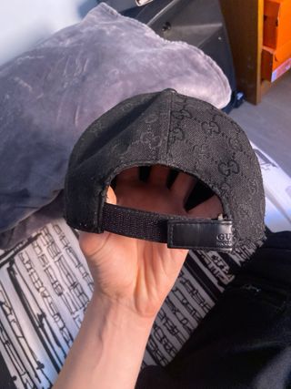 Gorra Gucci Negra con Tira Reflectante