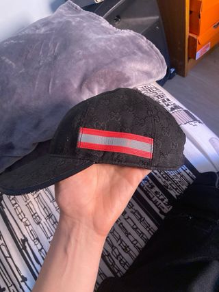 Gorra Gucci Negra con Tira Reflectante