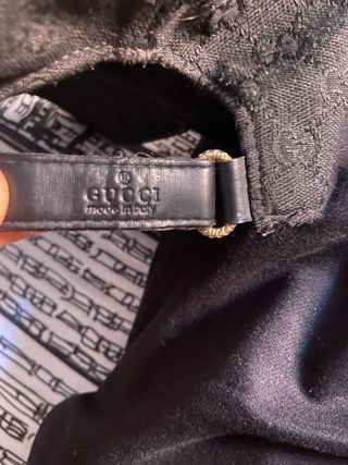 Gorra Gucci Negra con Tira Reflectante