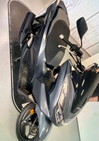 Honda PCX 125 2023 - 8.000 km Honda PCX 125