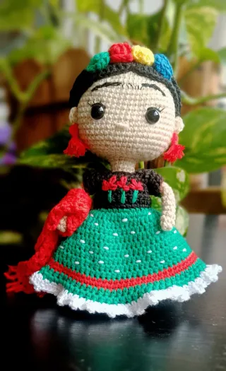 Muñeca Amigurumi Frida Kahlo