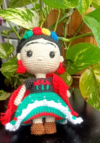Muñeca Amigurumi Frida Kahlo