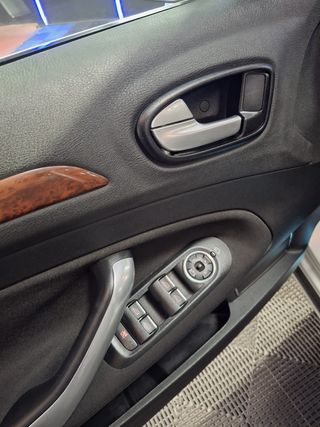 FORD Mondeo 2.0i Trend