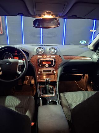 FORD Mondeo 2.0i Trend