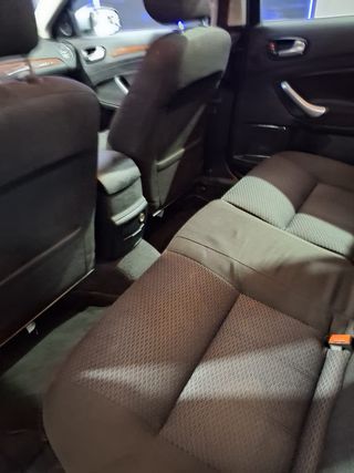 FORD Mondeo 2.0i Trend