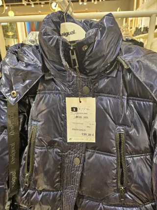 Chaqueta larga Desigual azul brillante