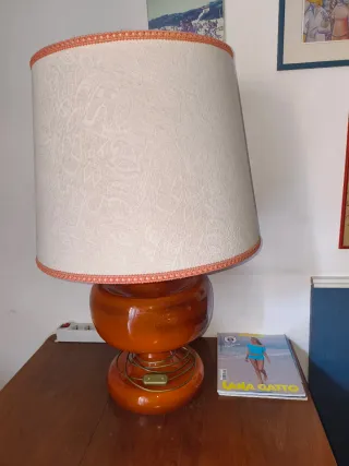 Lampada da tavolo vintage in vetro e legno