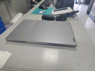 Lenovo Chromebook Gris
