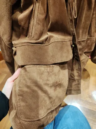 Abrigo de piel marrón para hombre