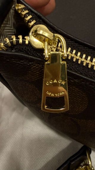 Mala Coach Preta Dourada