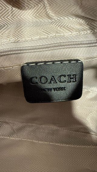 Mala Coach Preta Dourada