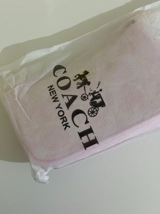 Bolsa Coach Rosa com Detalhes Dourados