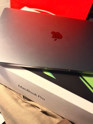 MacBook Pro M2