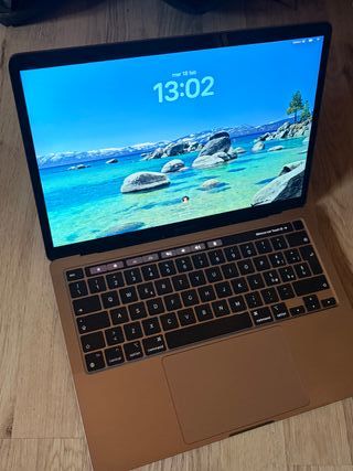 MacBook Pro M2