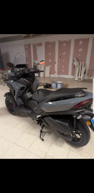 Yamaha Tricity 300 Gris