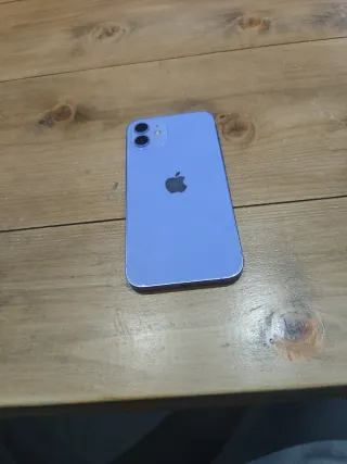 iPhone 12 Lila