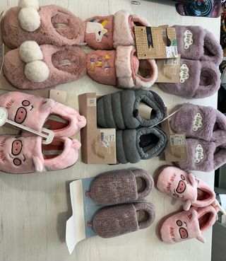 Lote 26 pares zapatillas infantiles YSABEL MORA