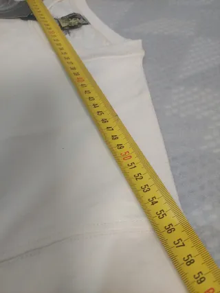 Camiseta blanca bordada floral