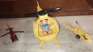 Giochi bimbi assortiti.