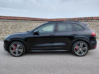 Porsche Cayenne GTS 2012
