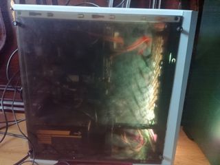 PC Escritorio Ryzen 3 3200G 16GB DDR4 M-ATX LED