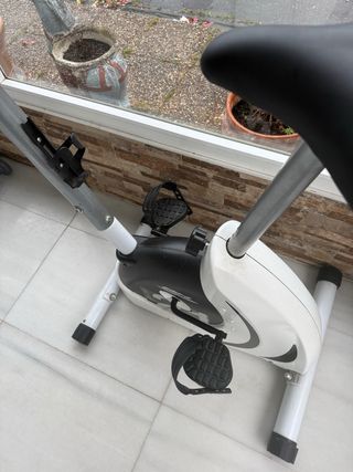 Bicicleta Estática BH Fitness Artic H673