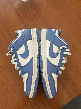 Zapatillas Nike Blancas y Azules