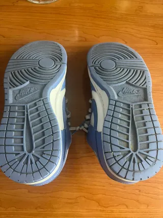 Zapatillas Nike Blancas y Azules