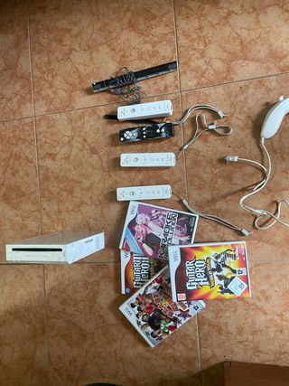 Consola Nintendo Wii + Juegos y 4 mandos