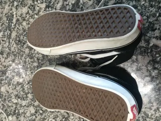 Zapatillas Vans Altas Negras y Blancas
