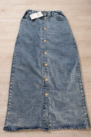 Falda vaquera larga botones dorados