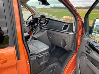 Ford Tourneo Custom 2022  185 cv Aut + PMR