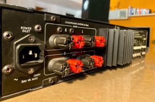 Arcam Delta 90 - Amplificador Hi-Fi británico