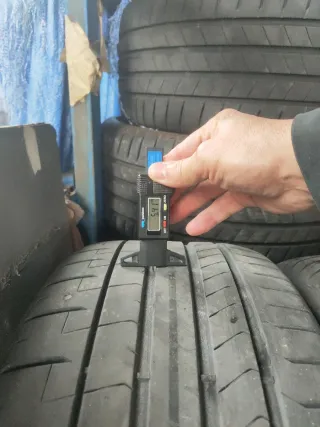 2 Neumáticos 255/40/18 99Y pirelli