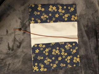 Funda libro A5 con solapa floral