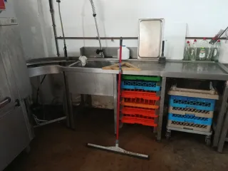 Máquina fregaplatos industrial