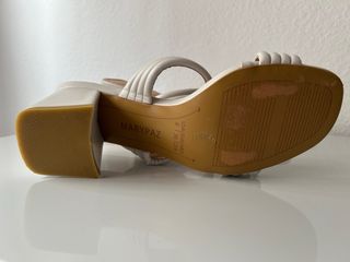 Sandalias de tacón blancas