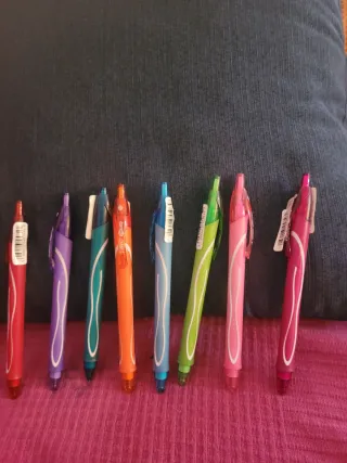 Bolígrafos variados