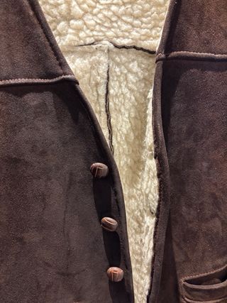 Chaleco piel marrón con borreguito