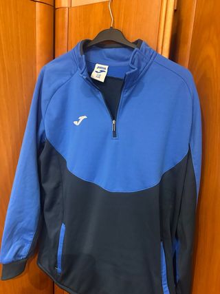 Sudadera técnica Joma azul y negra