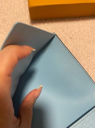 Funda Pasaporte Louis Vuitton Amarilla