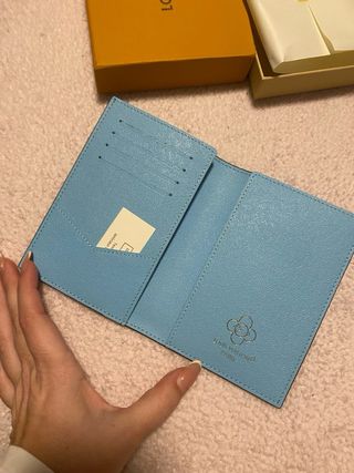 Funda Pasaporte Louis Vuitton Amarilla
